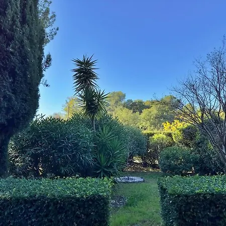 Apartamento T2 -4 Pers- Rez-de-jardin Proche -3 étoiles- Le Pradet