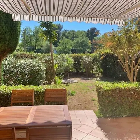 T2 -4 Pers- Rez-de-jardin Proche -3 étoiles-